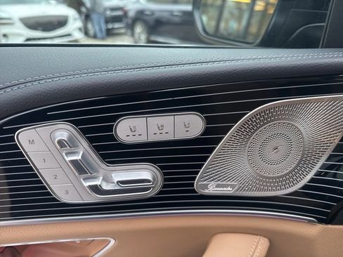 Used 2024 Mercedes-Benz GLS 580 4MATIC image 12