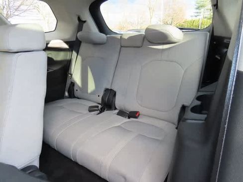 Certified 2023 Honda Pilot LX image 15