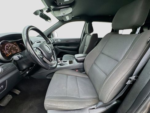 Used 2020 Jeep Grand Cherokee Laredo image 13