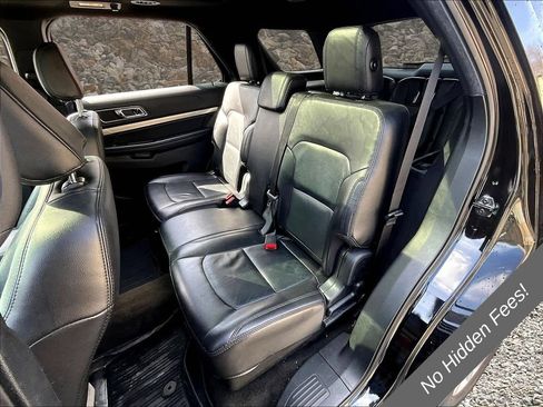 Used 2018 Ford Explorer XLT w/ Equipment Group 202A AWD/4WD image 24
