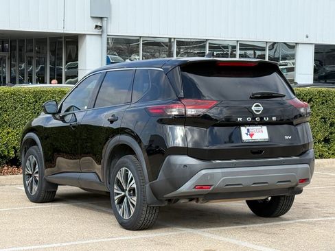 Used 2021 Nissan Rogue SV image 6