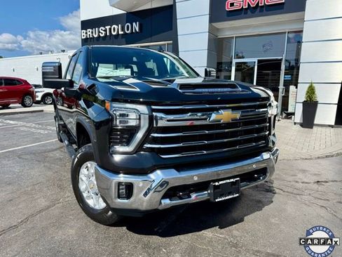 Used 2024 Chevrolet Silverado 2500 LTZ w/ LTZ Plus Package image 3