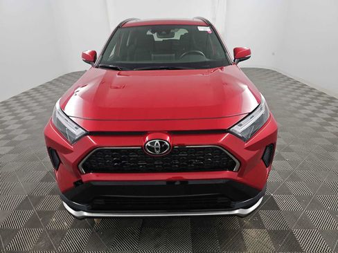 Used 2025 Toyota RAV4 SE AWD/4WD image 3