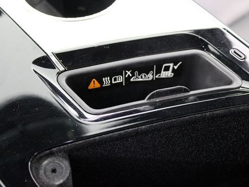 Used 2024 Cadillac Lyriq Tech RWD image 34