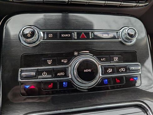 Certified 2022 Lincoln Nautilus Reserve image 36