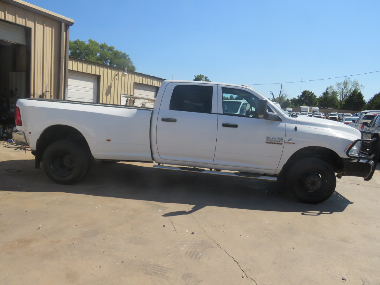 Used 2018 RAM 3500 Tradesman w/ Chrome Appearance Group AWD/4WD image 39