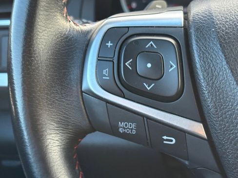 Used 2016 Toyota Camry SE image 16