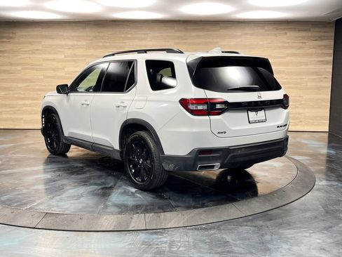 Used 2025 Honda Pilot Black Edition image 24