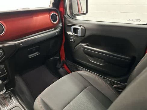Used 2021 Jeep Gladiator Rubicon AWD/4WD image 13