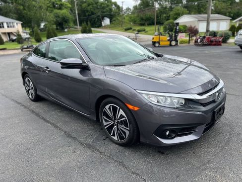 Used 2018 Honda Civic EX-T image 3
