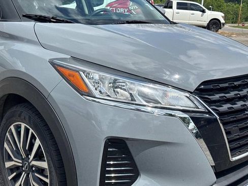 Certified 2022 Nissan Kicks SV FWD image 11