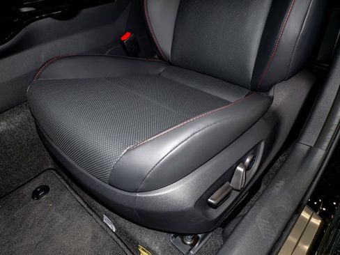 New 2026 Toyota Prius Plug-In Hybrid image 22