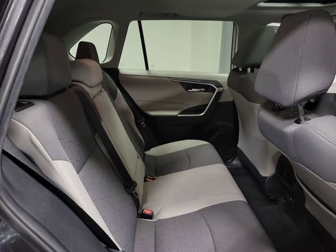 Used 2021 Toyota RAV4 XLE w/ Convenience Package FWD image 21