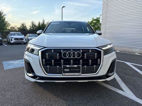 Certified 2025 Audi Q7 3.0T Premium Plus w/ Premium Plus Package AWD/4WD image 8