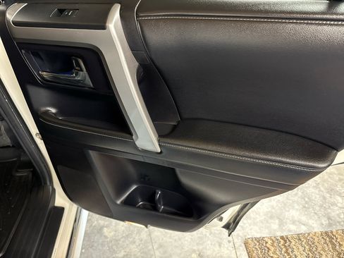 Used 2014 Toyota 4Runner Limited image 41