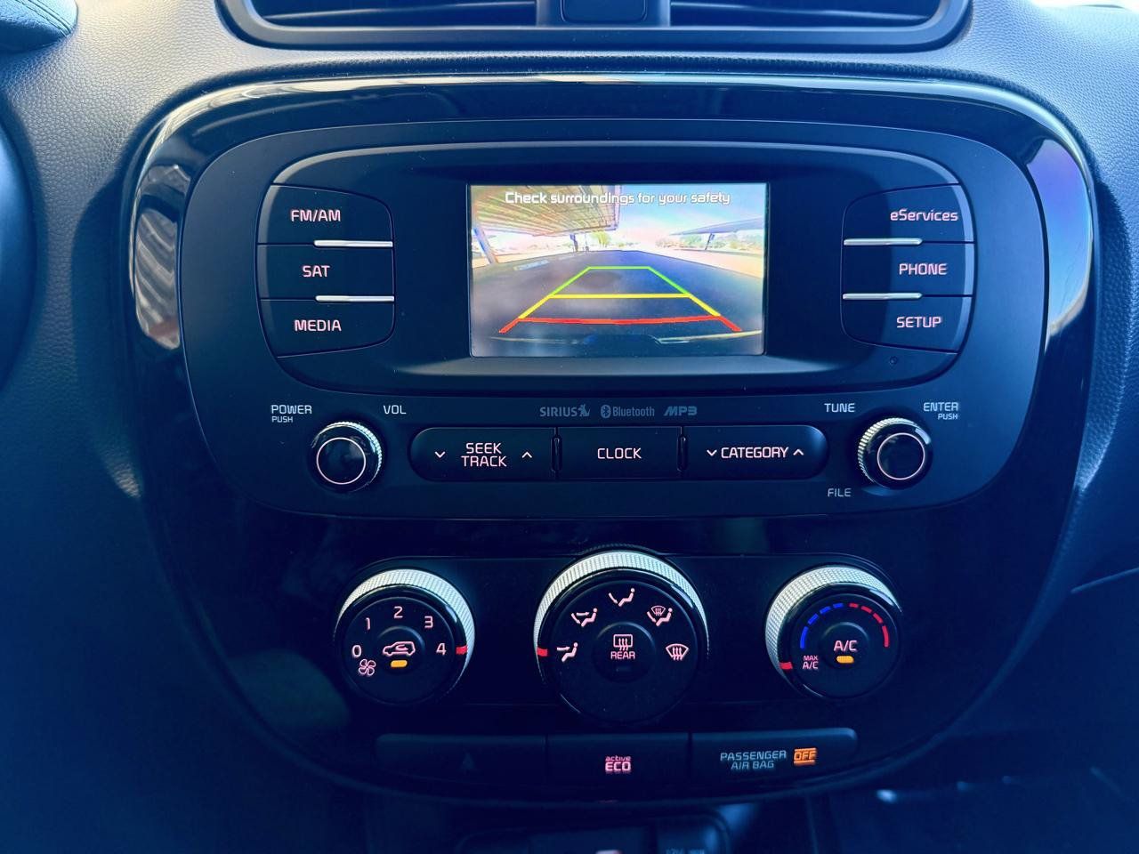 Used 2016 Kia Soul ! FWD image 20