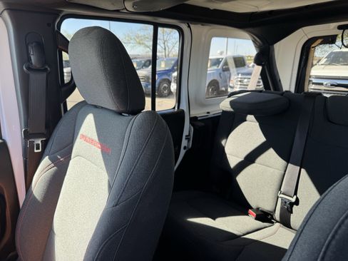 Used 2024 Jeep Wrangler Unlimited Rubicon image 12