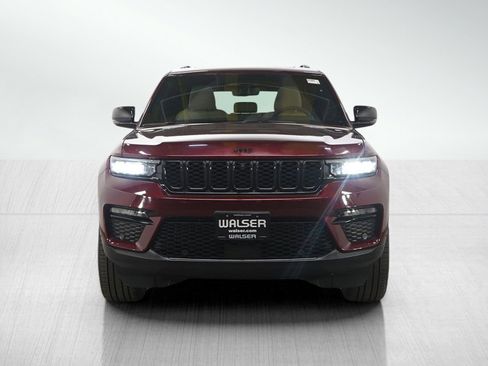 Used 2024 Jeep Grand Cherokee Limited w/ Luxury Tech Group II image 8