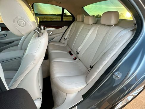 Used 2018 Mercedes-Benz E 300 4MATIC image 23