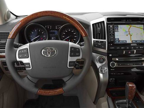 Used 2013 Toyota Land Cruiser AWD/4WD image 7
