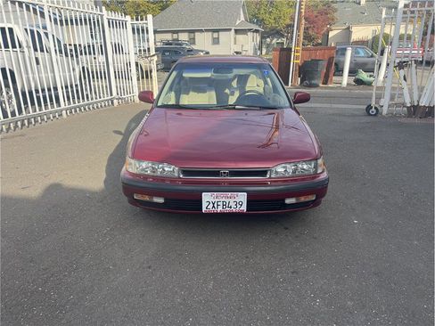 Used 1991 Honda Accord LX image 2