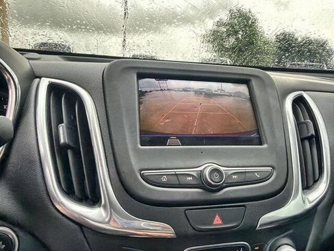 Used 2020 Chevrolet Equinox LT FWD image 14