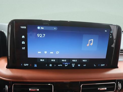 Used 2025 Lincoln Aviator Reserve w/ Equipment Group 201A AWD/4WD image 12