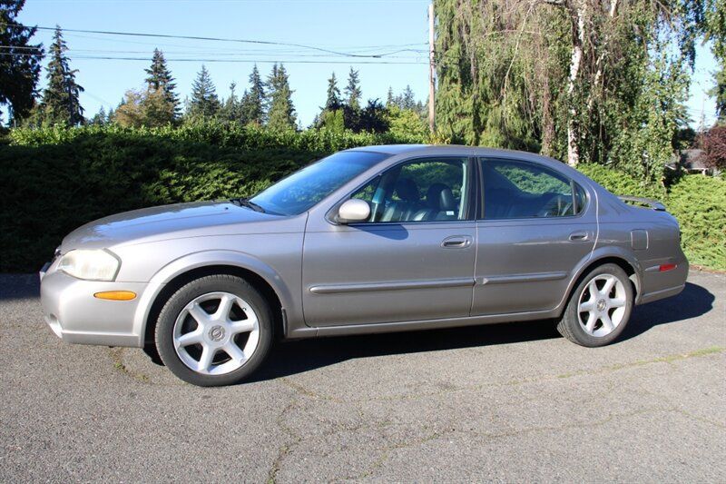 Used 2000 Nissan Maxima SE FWD image 1