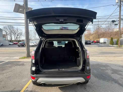 Used 2018 Ford Escape SE w/ SE Sync 3 Package AWD/4WD image 9
