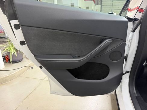 Used 2023 Tesla Model Y Long Range AWD/4WD image 12