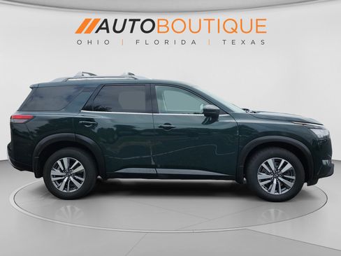 Used 2023 Nissan Pathfinder SL AWD/4WD image 6