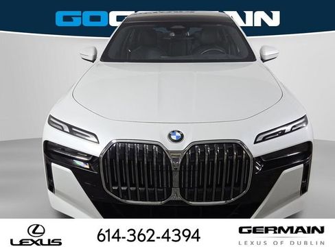 Used 2025 BMW 740i xDrive AWD/4WD image 3