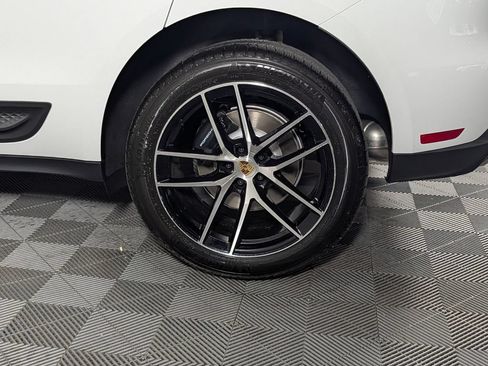 New 2026 Porsche Macan AWD/4WD image 12