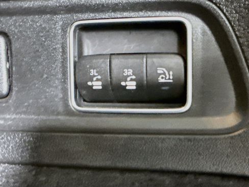 Used 2023 Mercedes-Benz GLS 450 4MATIC image 31