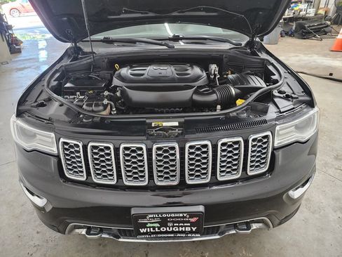 Used 2018 Jeep Grand Cherokee Overland AWD/4WD image 36