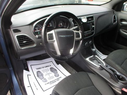 Used 2011 Chrysler 200 Touring image 15