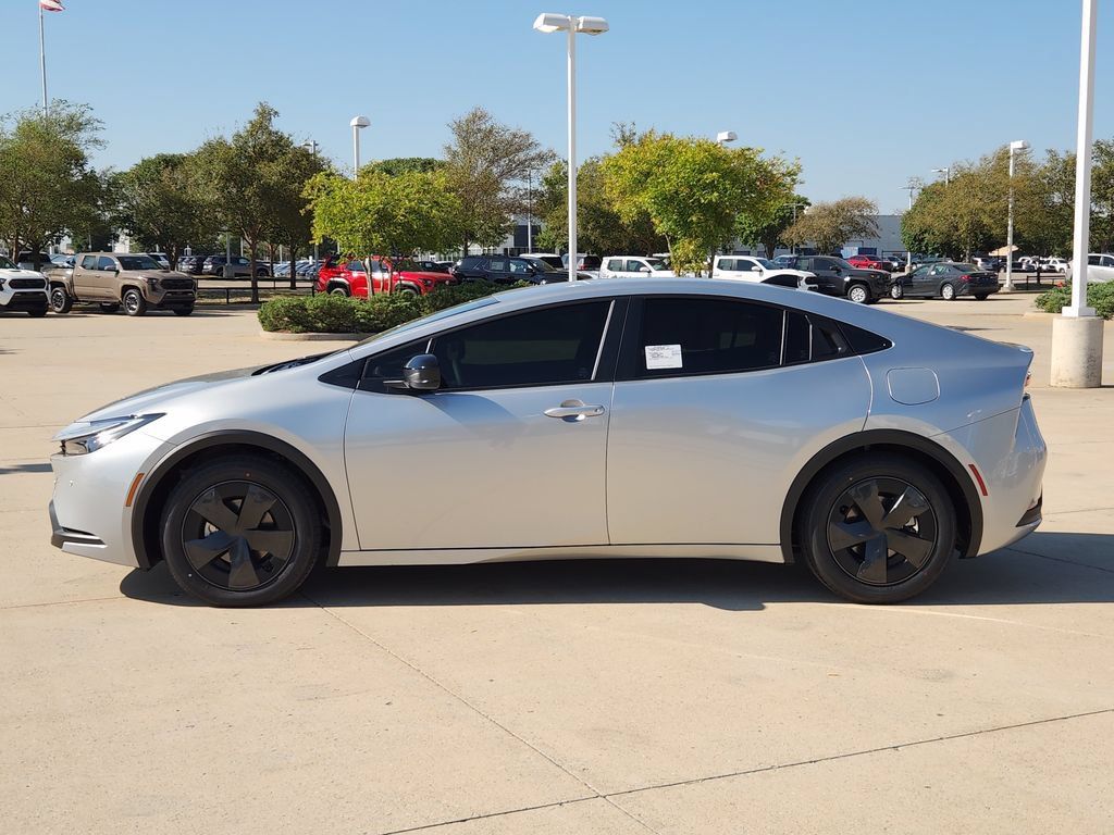New 2027 Toyota Prius FWD image 8