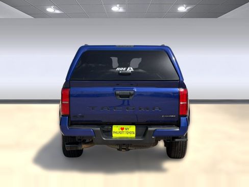 Used 2025 Toyota Tacoma TRD Sport AWD/4WD image 10