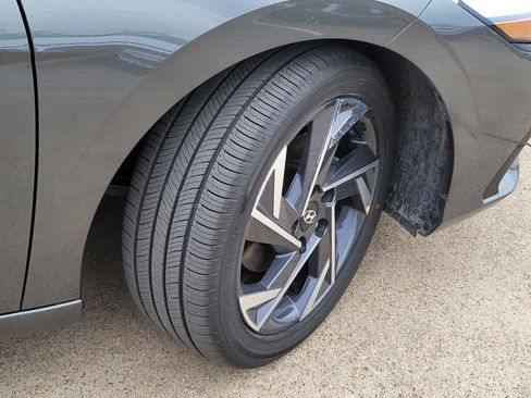 New 2026 Hyundai Elantra Limited FWD image 7