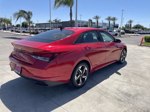 Used 2023 Hyundai Elantra SEL w/ Convenience Package FWD image 8