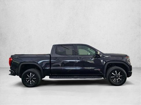Used 2023 GMC Sierra 1500 AT4 w/ AT4 Premium Package AWD/4WD image 4