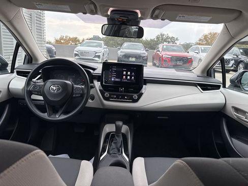 Used 2025 Toyota Corolla LE image 18