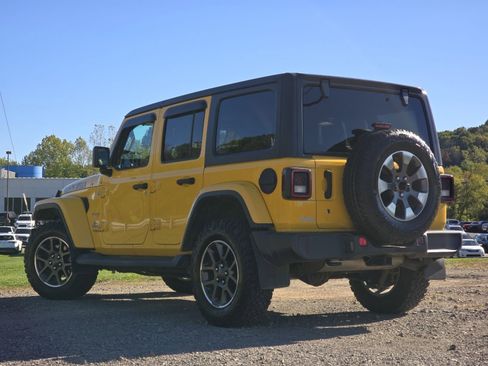 Used 2018 Jeep Wrangler Unlimited Sahara image 11