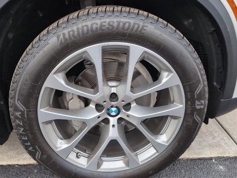 Used 2022 BMW X5 xDrive40i w/ Premium Package image 8