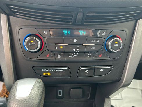 Used 2017 Ford Escape SE image 25