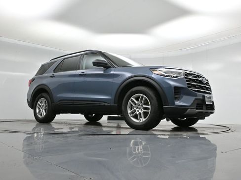 New 2026 Ford Explorer Active AWD/4WD image 3