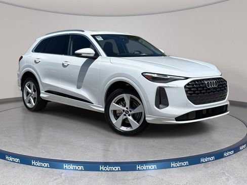 Certified 2025 Audi Q5 2.0T Premium Plus w/ Premium Plus image 2