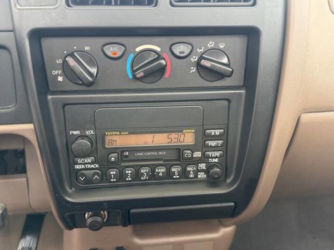 Used 2002 Toyota Tacoma 2WD Regular Cab image 42