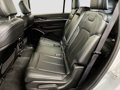 Used 2021 Jeep Grand Cherokee L Limited AWD/4WD image 26