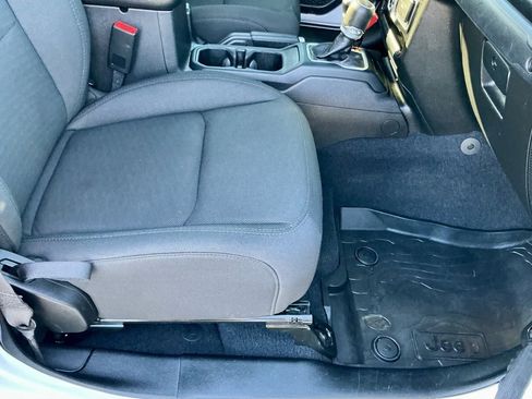 Used 2020 Jeep Gladiator Sport w/ Quick Order Package 24S image 23